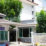 Grand Airport Resort