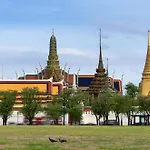 Mitr Inn Mrt Samyot Station - The Grand Palace