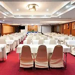 Summit Pavilion Hotel