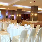 Summit Pavilion Hotel