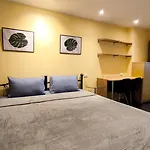 Silom 1 Bedroom With 2 King Beds For 4 Pax