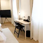 Whole Floor, 3 Bed 3 Bath, 1 Min To Bts Prompong