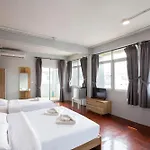 185@Surawong Residence