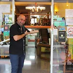 Home Hug Hostel (Adults Only)