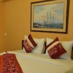 Nawarat Resort & Serviced Apartment