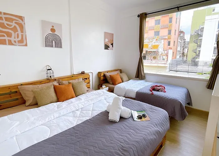 Lively And Cozy Canal House ,Entire House