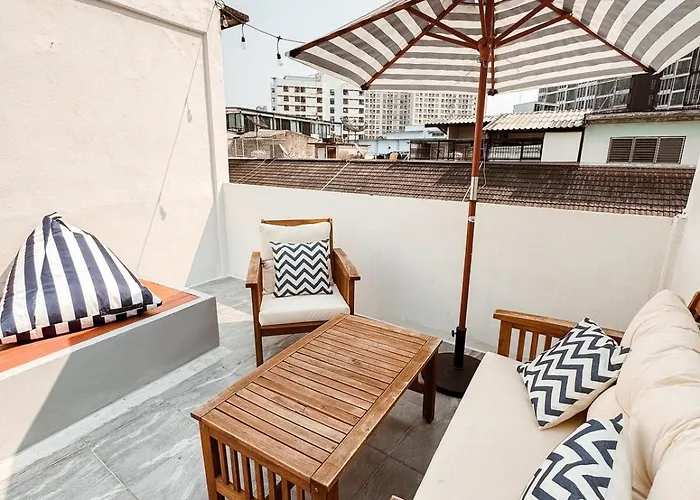 Spacious Relaxing Townhouse With Rooftop In Ekamai