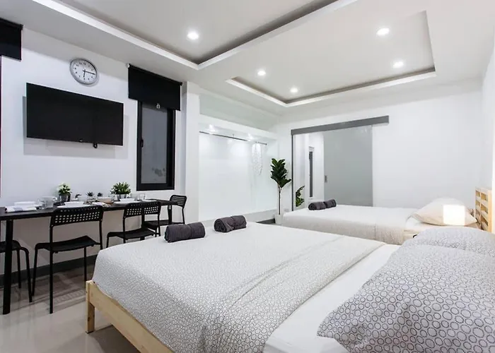 P2 Silom Large 2Beds Full Kitchen Wifi 4-6Pax