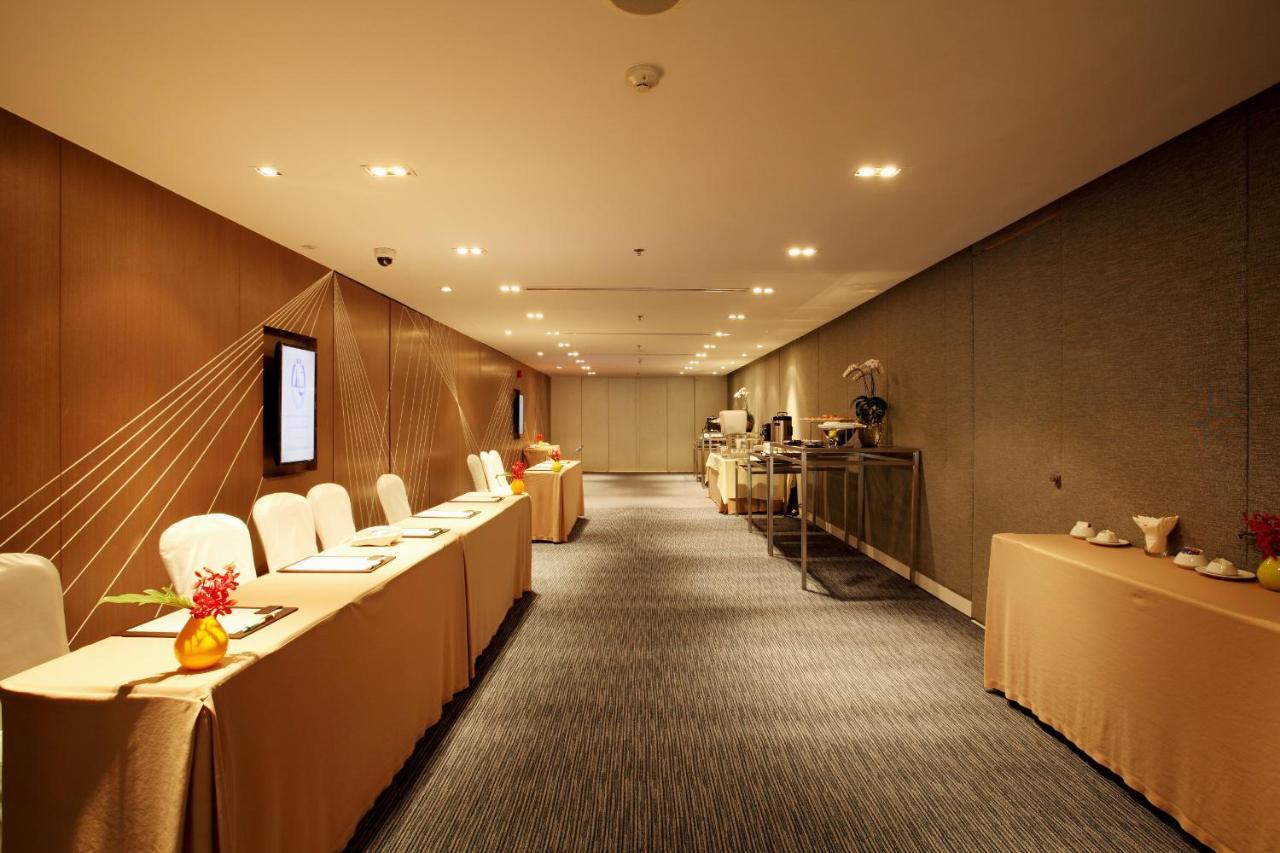 Centara Watergate Pavilion 4* Bangkok