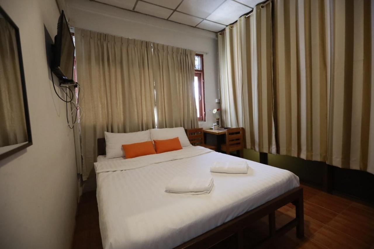 Banana Donmuang Hostel Bangkok