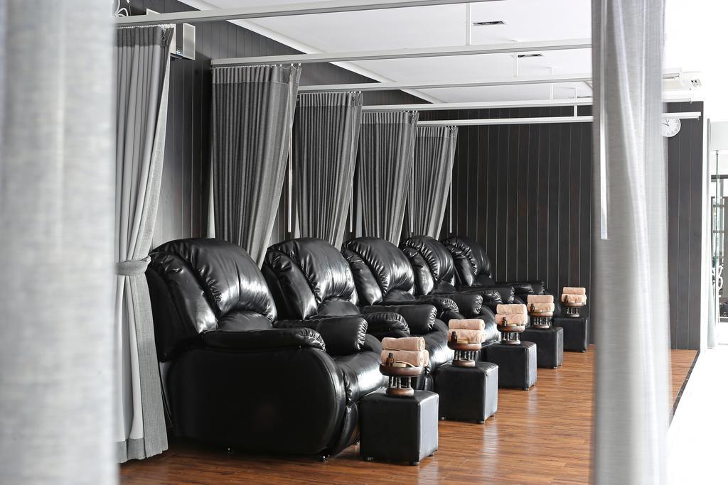 S Ratchada Leisure - Sha Hotel