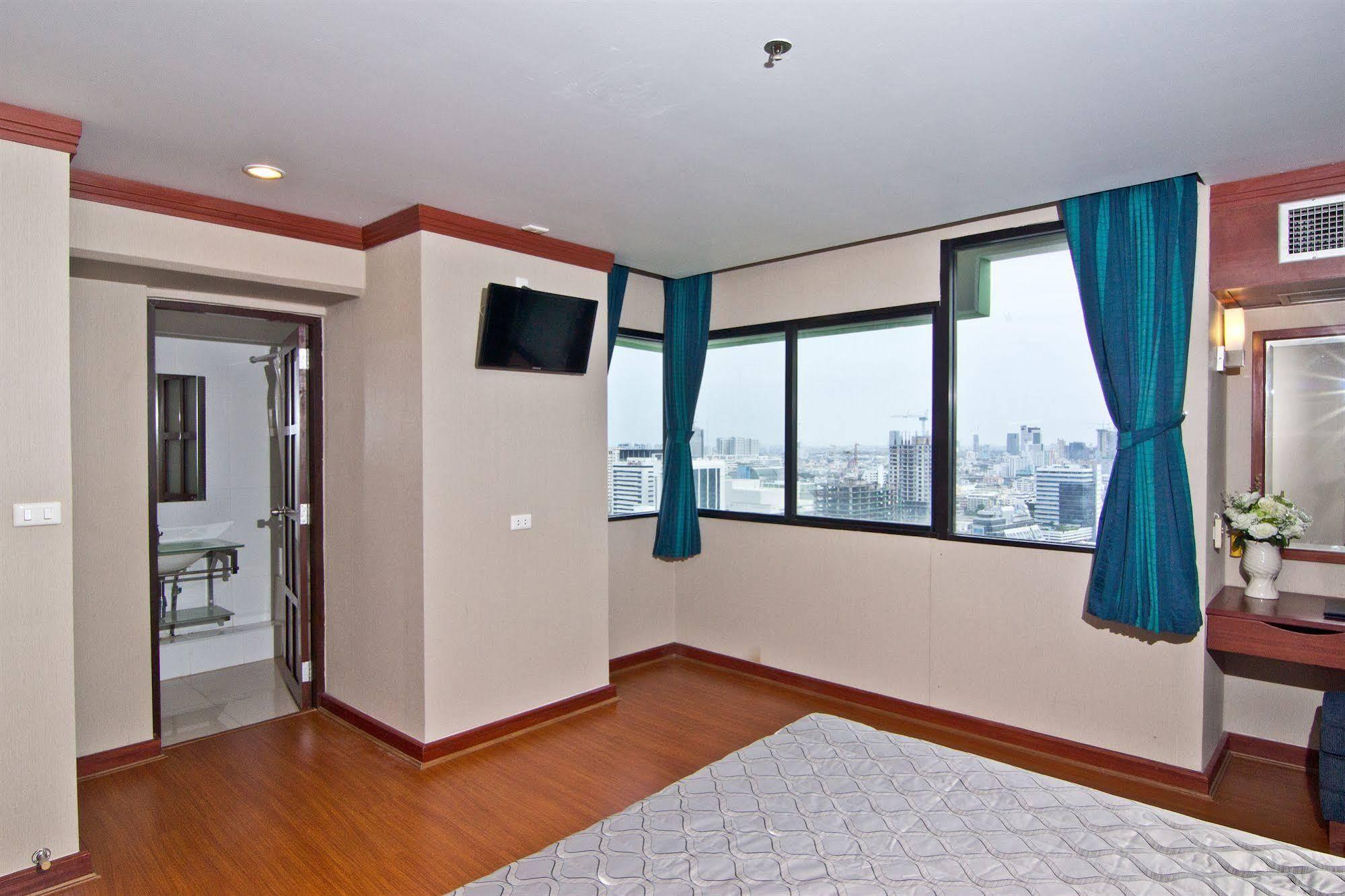 Hotel Baiyoke 3*