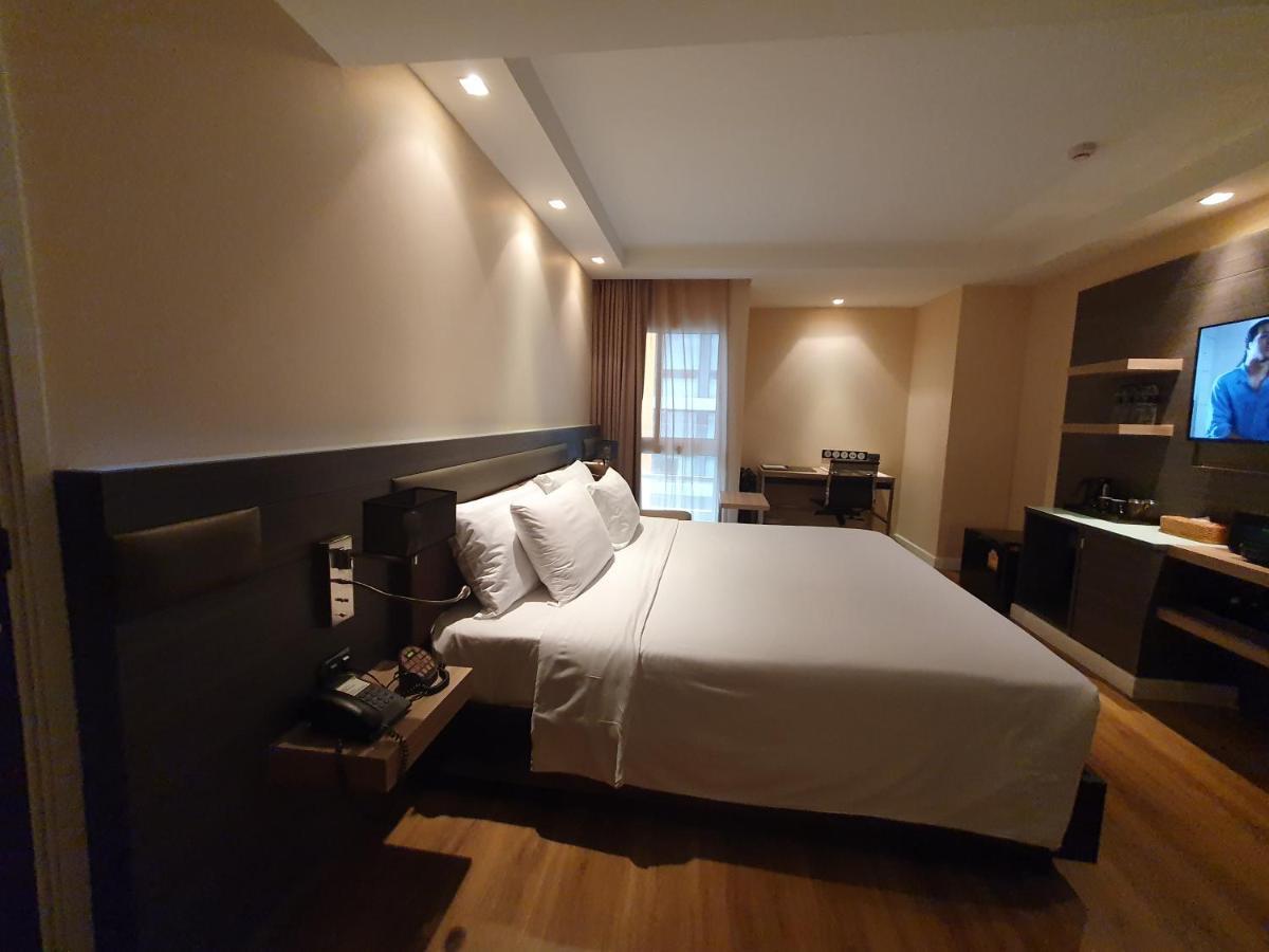 Amora Neoluxe Hotel 4*