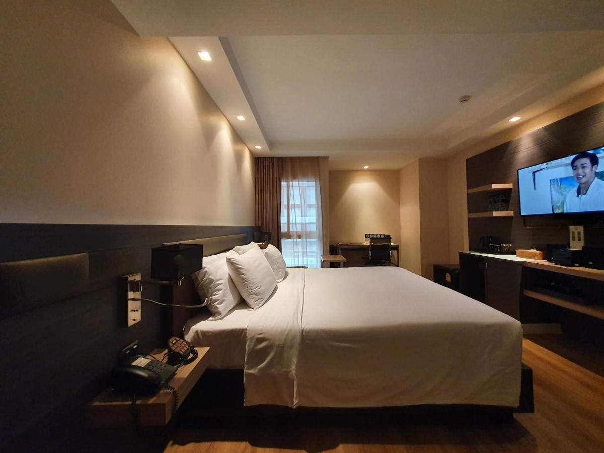 Hotel Amora Neoluxe Bangkok
