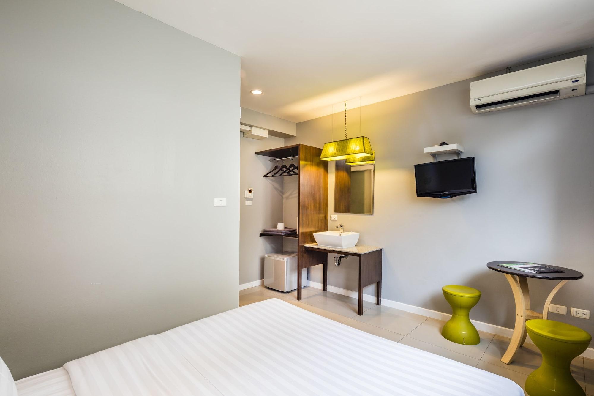 Hostel At Hua Lamphong *