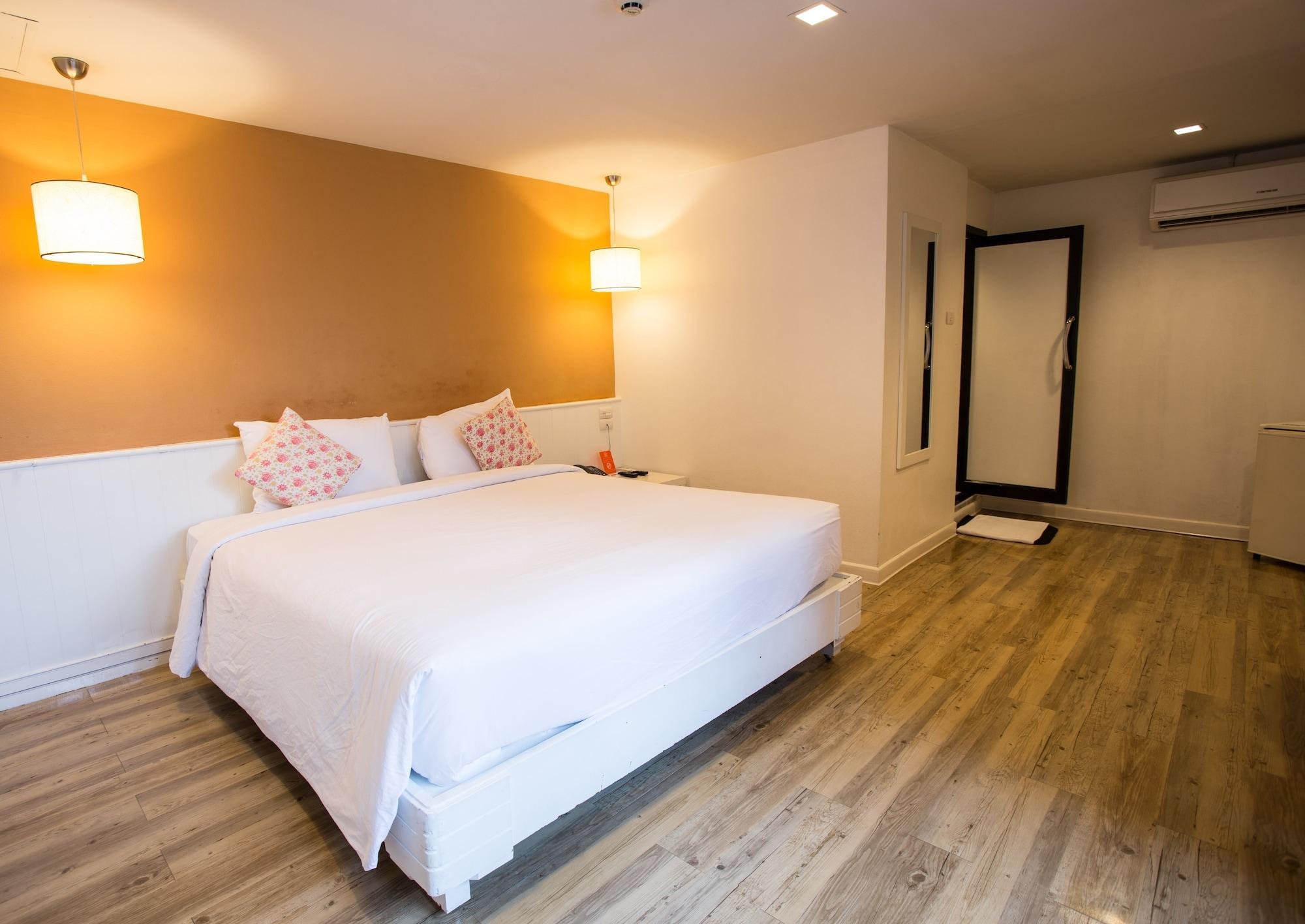 First House Hotel 3*