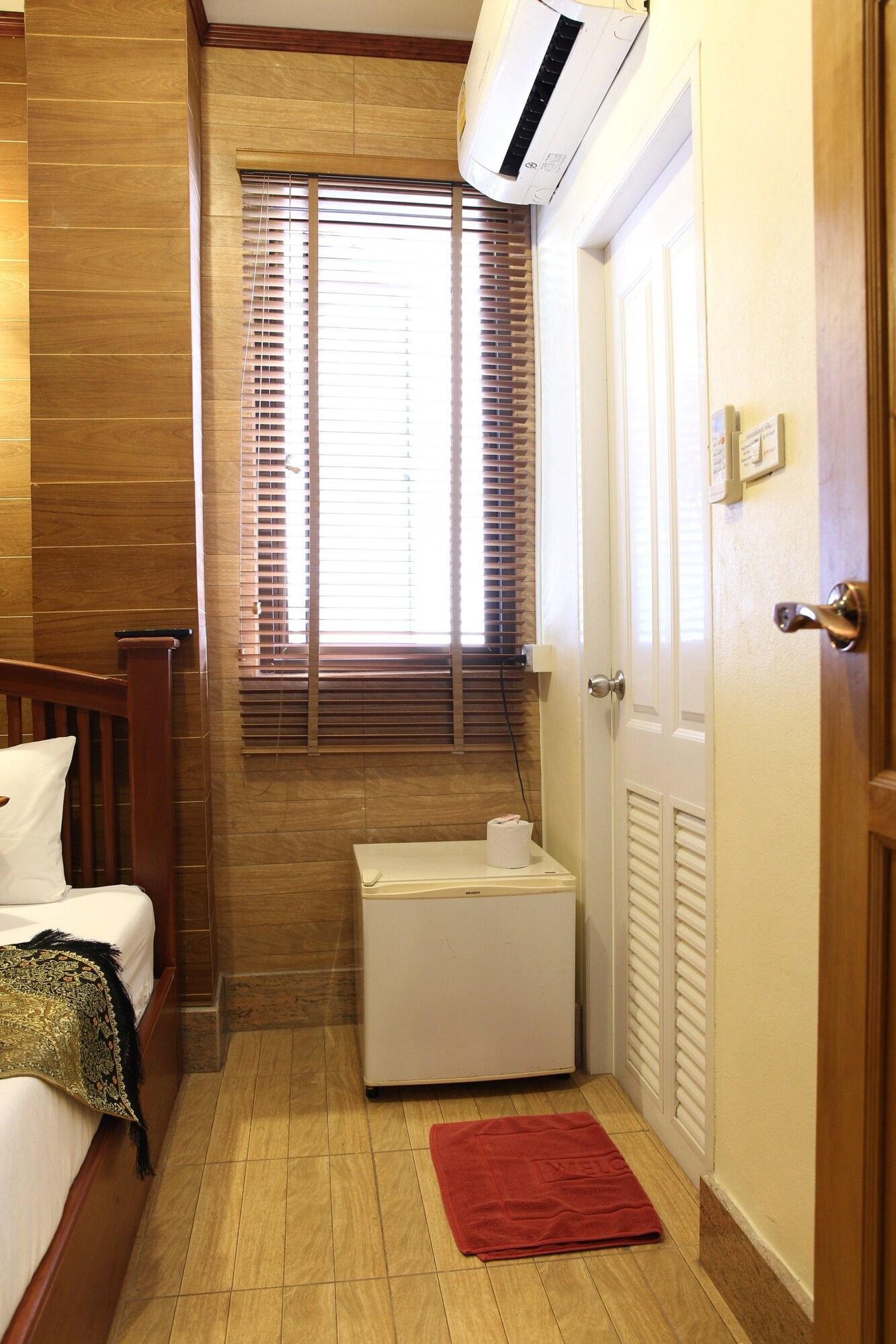 Inn Tanee Place 3*