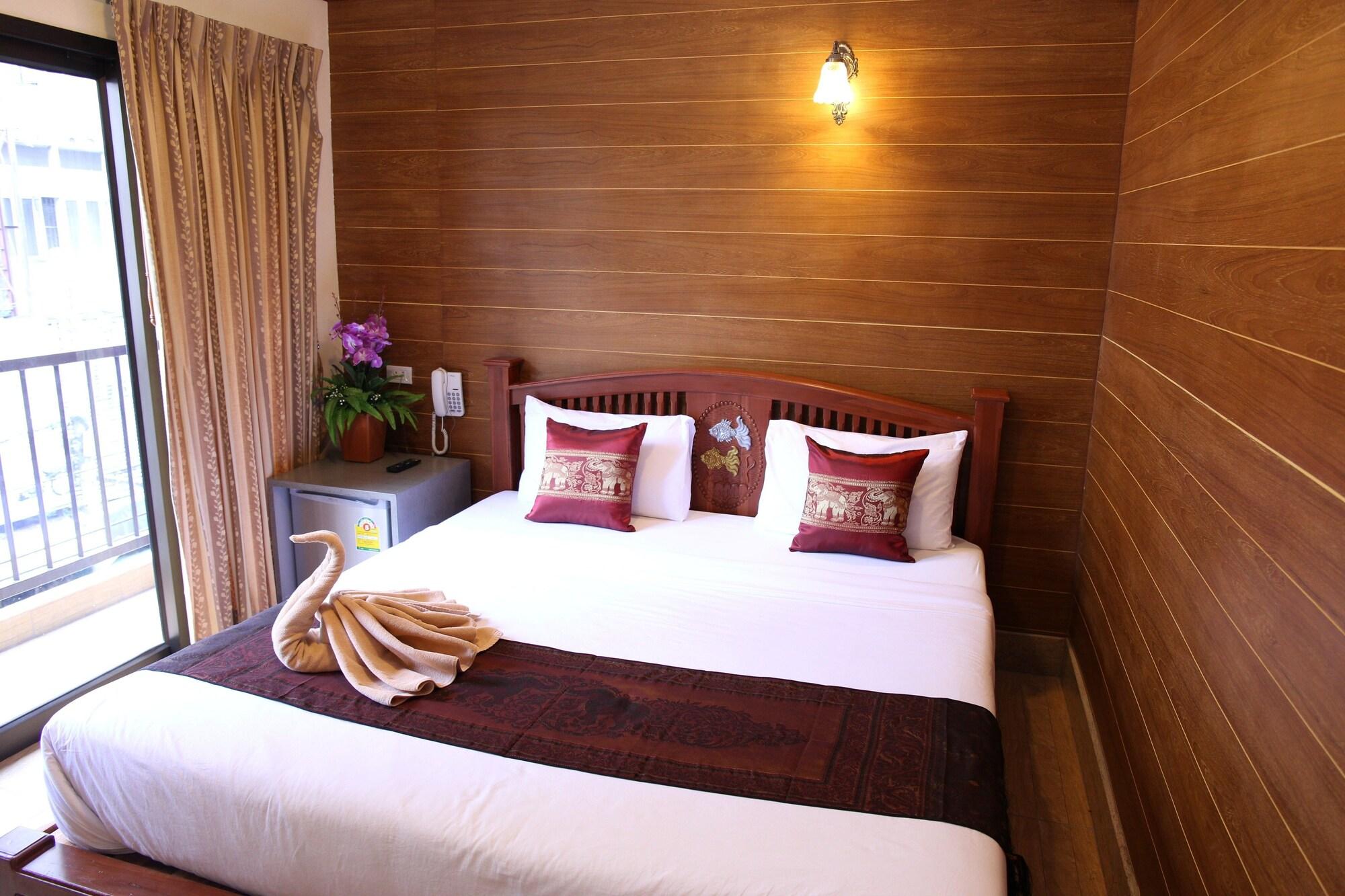 Inn Tanee Place