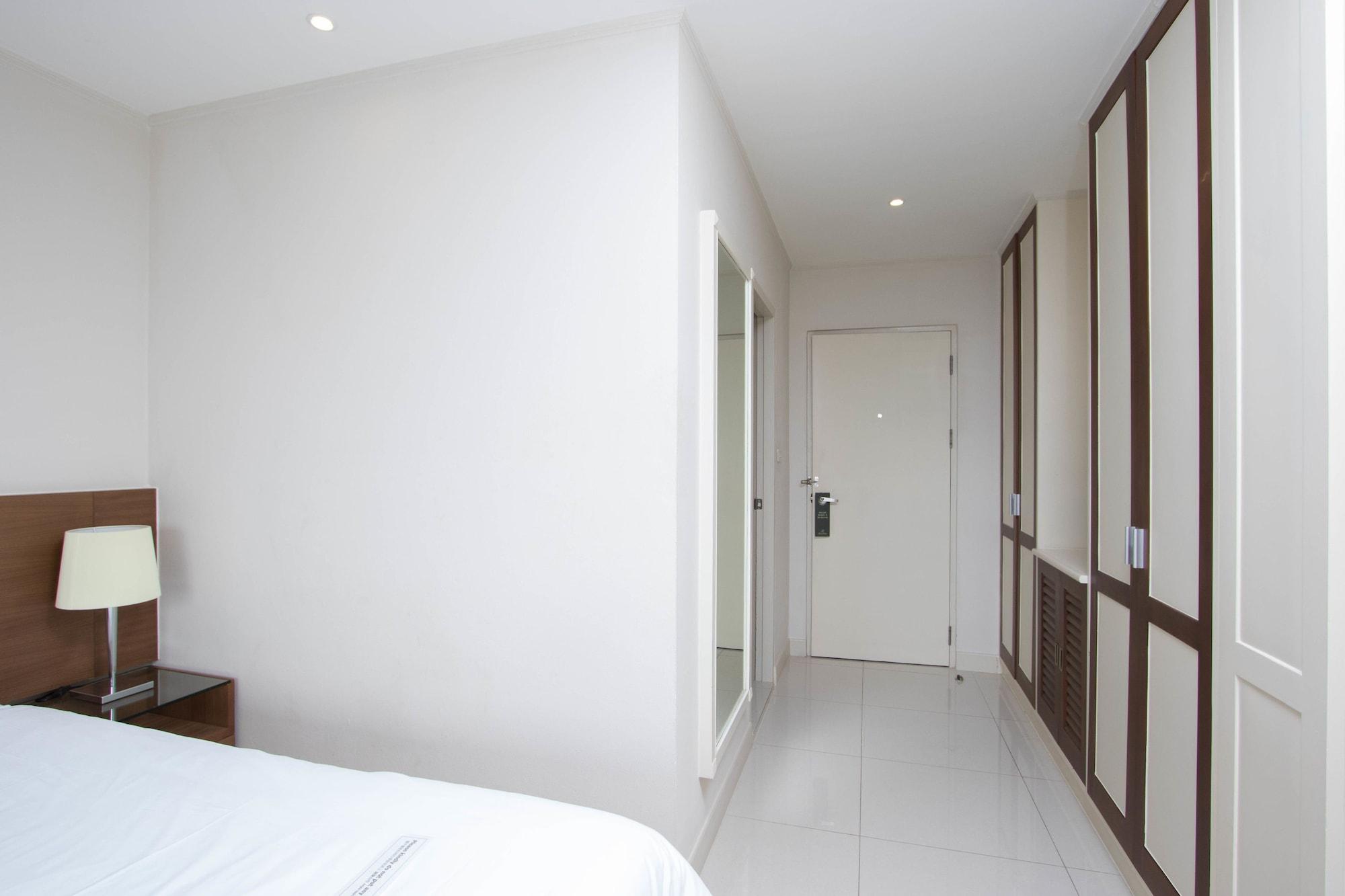 Thomson Huamark Hotel