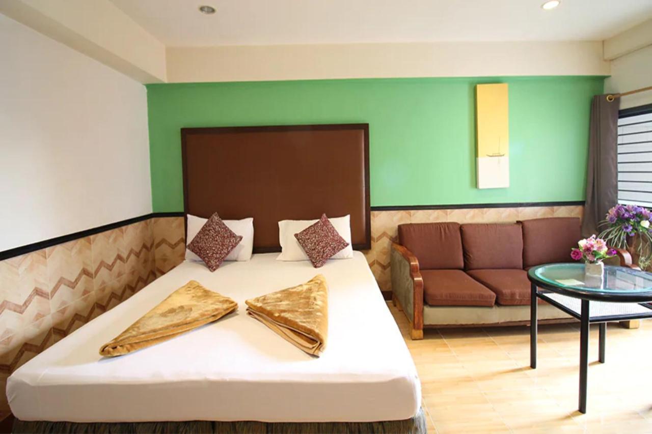 Kaya Place Hotel *