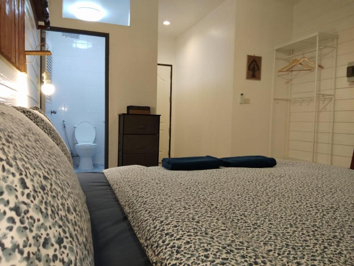 La Hotel *