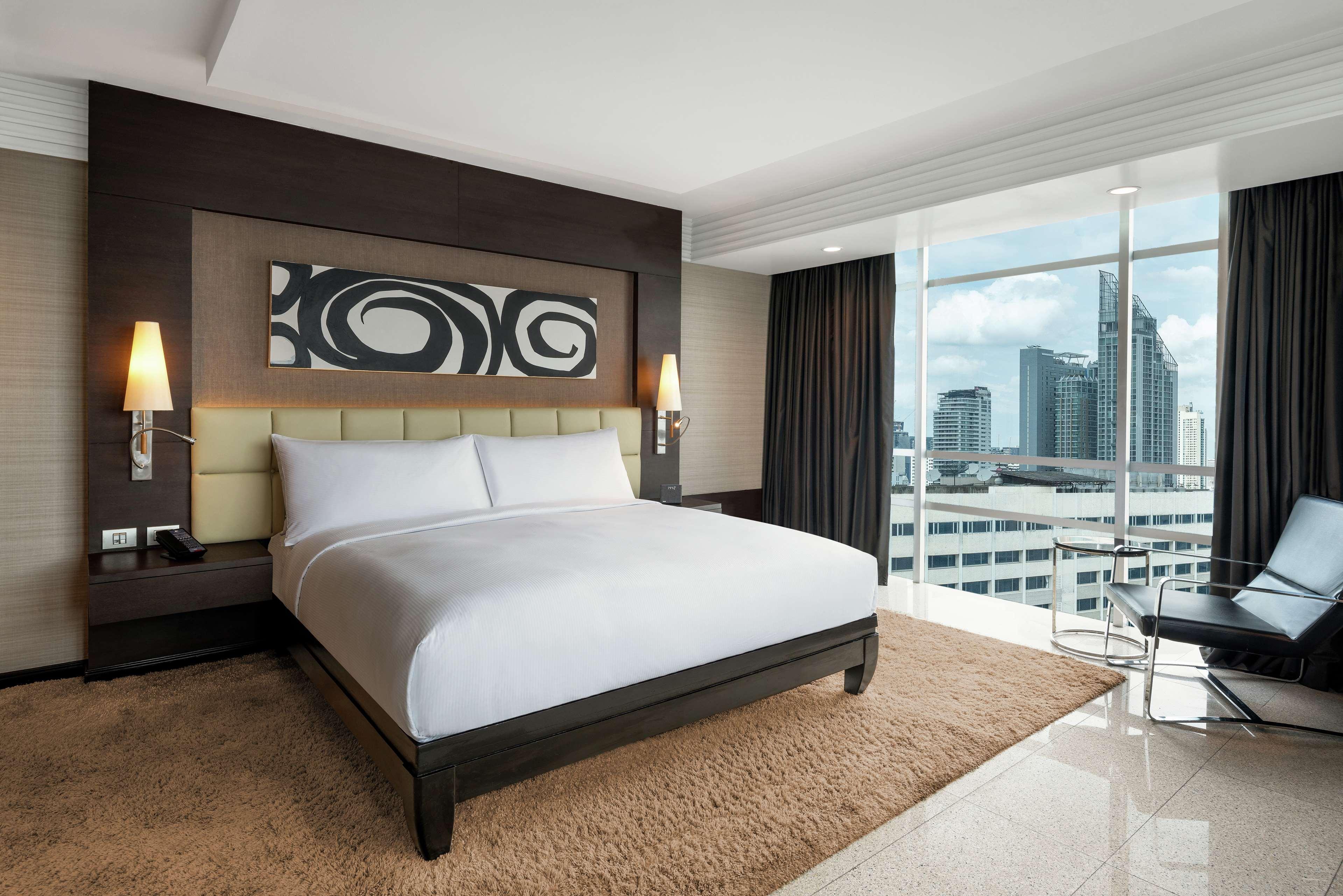 Doubletree By Hilton Ploenchit Hotel Bangkok