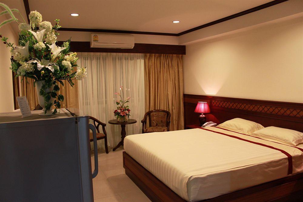 Miloft Sathorn - Sha Certified Hotel 5*