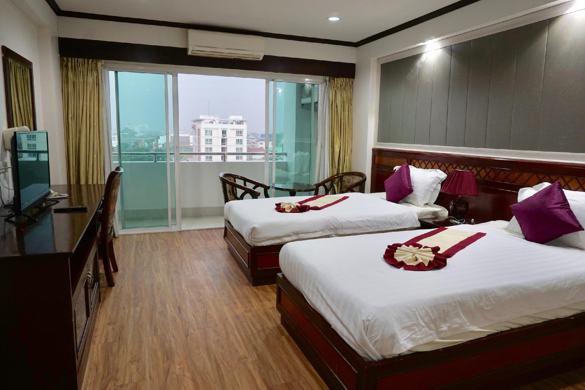 Miloft Sathorn - Sha Certified Hotel 5*