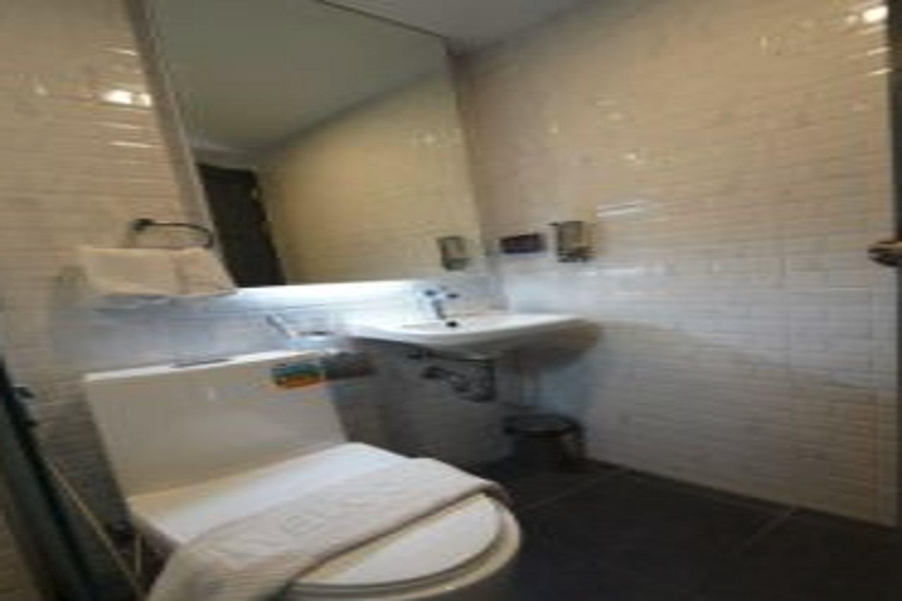 Roomquest Sukhumvit36 Bts Thonglor 3*