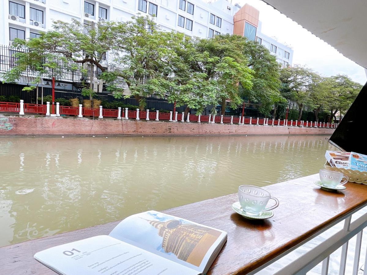 Lively And Cozy Canal House ,entire House * Bangkok
