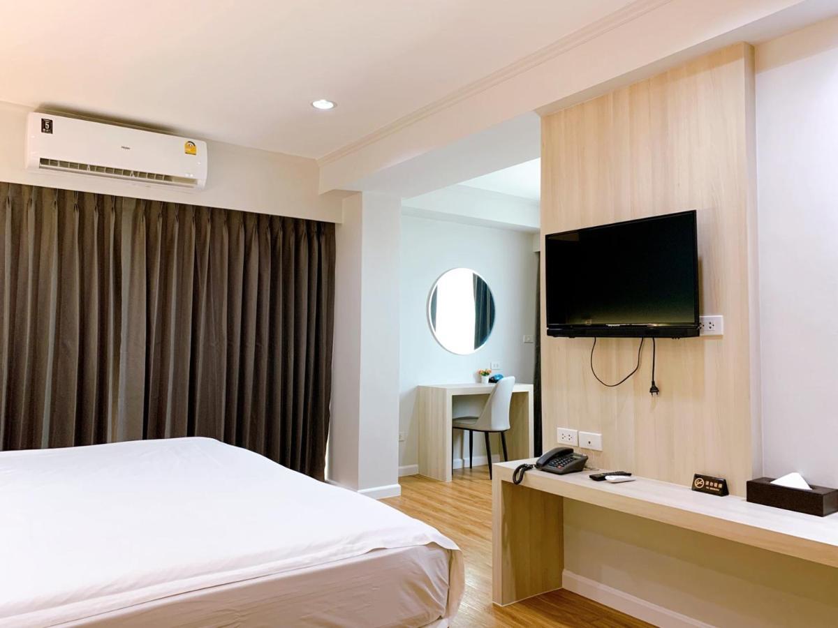 Miloft Sathorn - Sha Certified Hotel