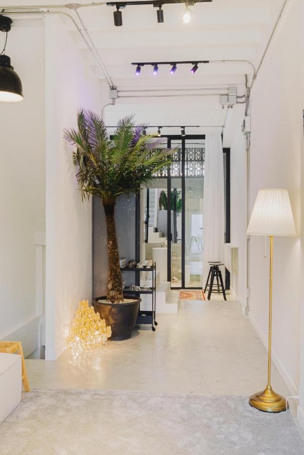 Modern Minimalism - Mandarin Palm Penthouse *