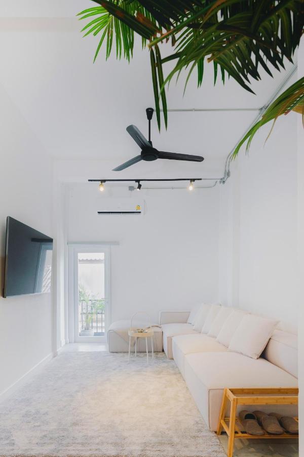 Modern Minimalism - Mandarin Palm Penthouse Bangkok