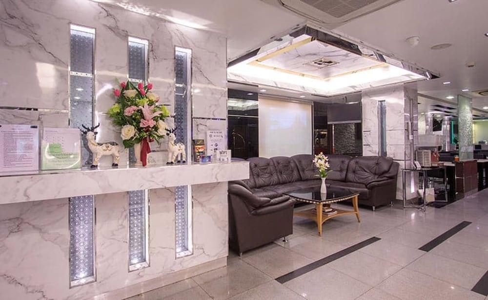 Hotel Gusto Pratunam 4*