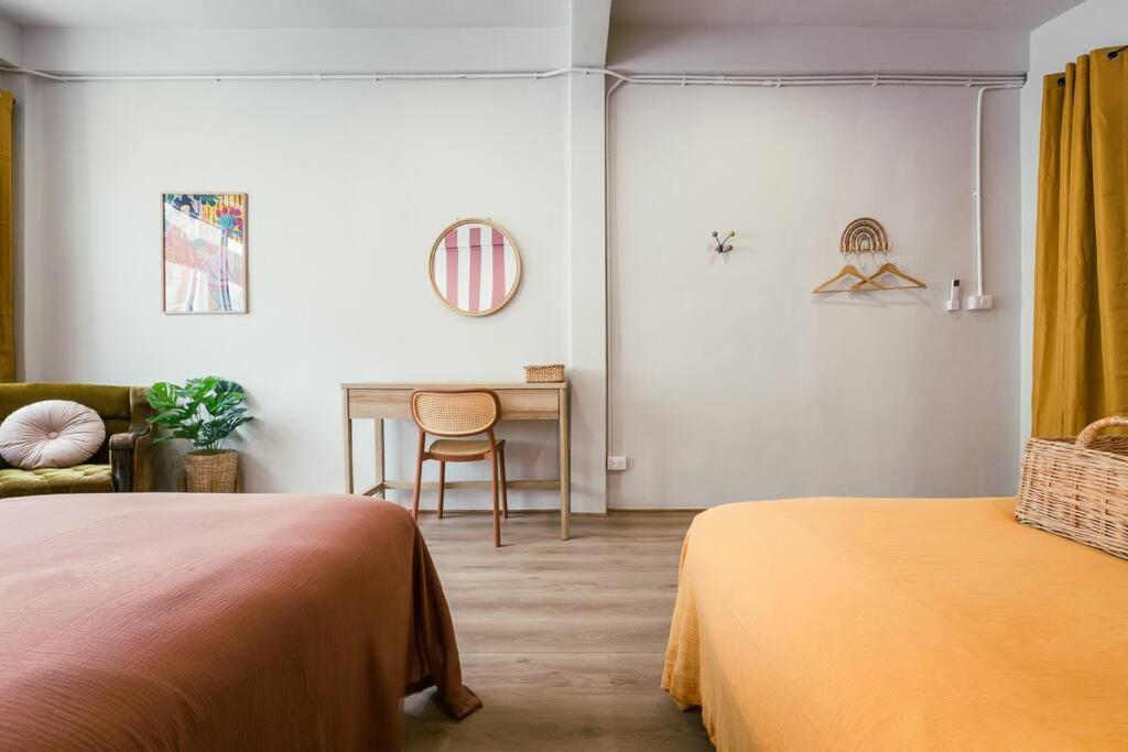 Sukhumvit Entire House 7 Pax - 2 Mins Walk From Skytrain