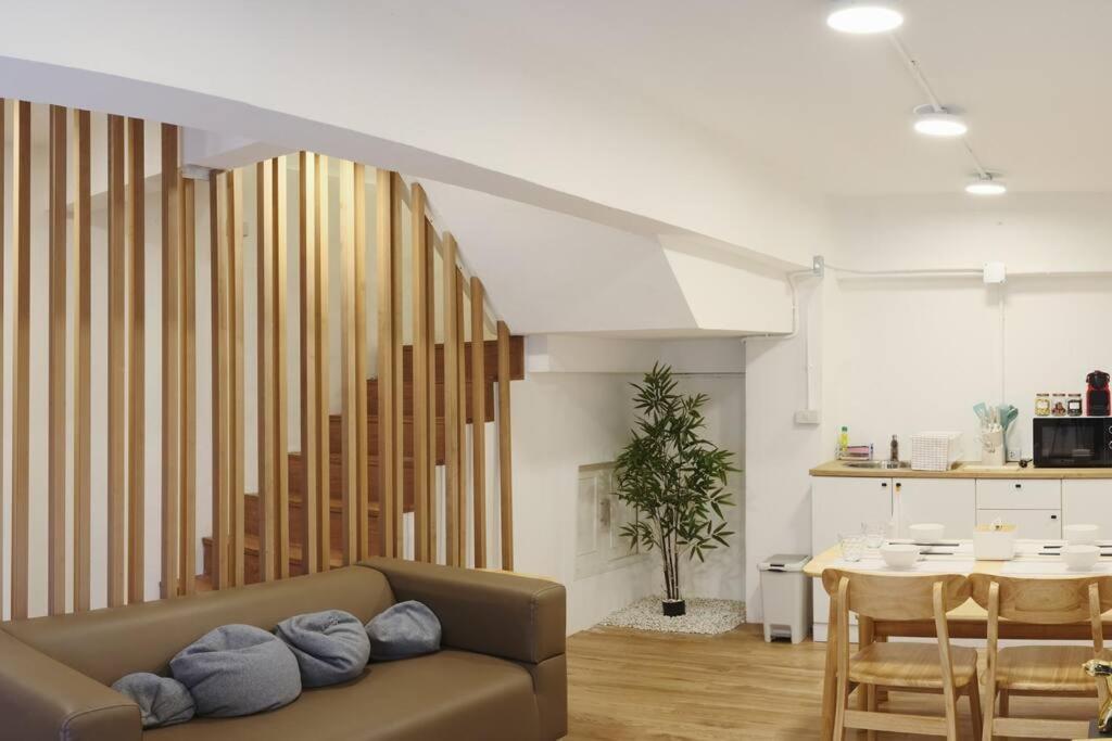 Vakantiehuis Secret House In China Town 2br. Rare Find *
