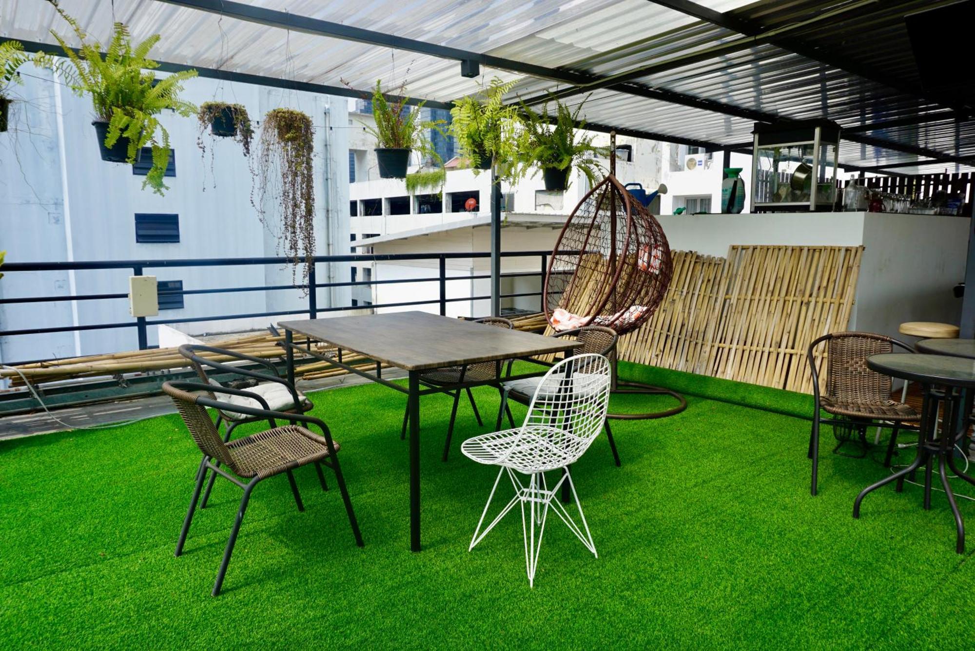Silom Soi 3 Hash Hip And Funky With Rooftop View *