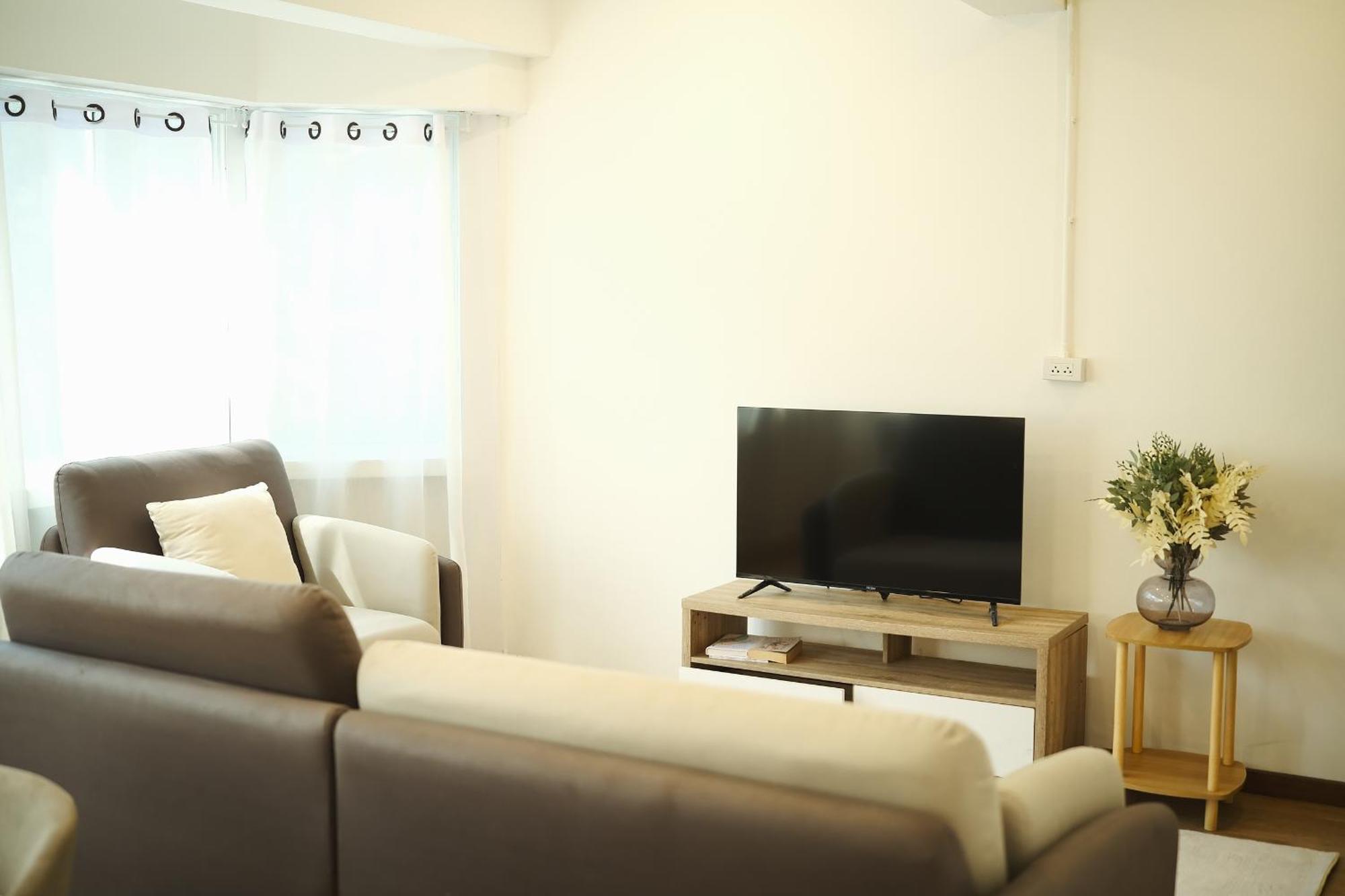 Apartemen 3br In China Town, Rare To Find 2 Mins From Mrt Train *