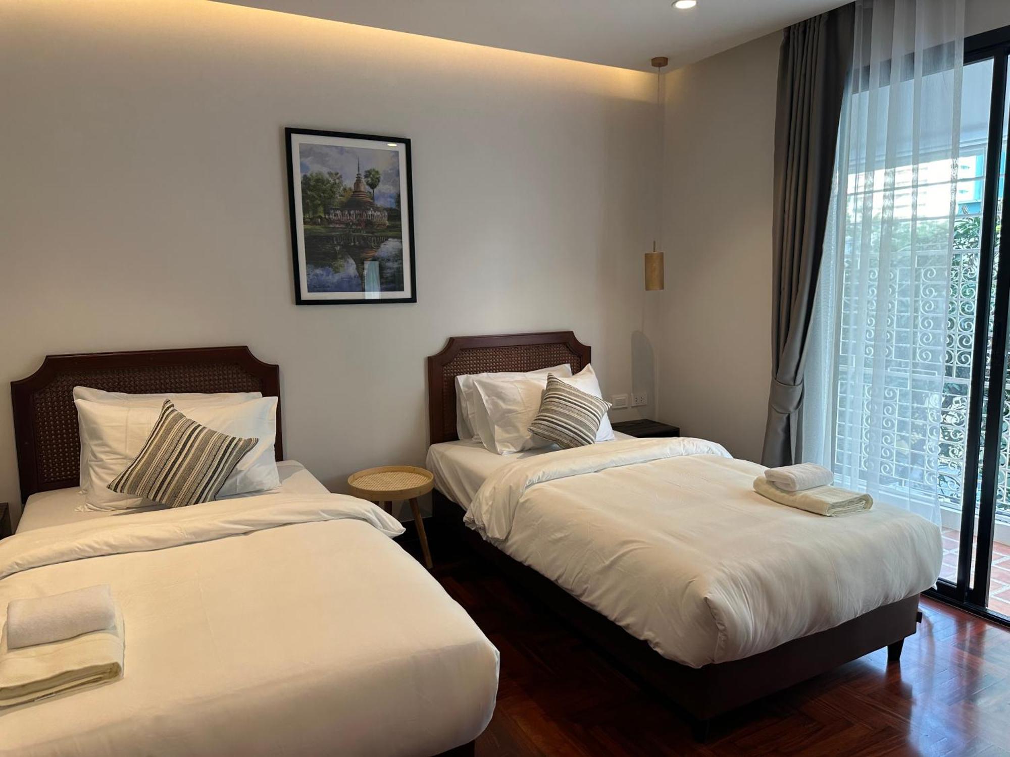Bunya House Near Bts Asok, Terminal21 Private&cozy Holiday home *