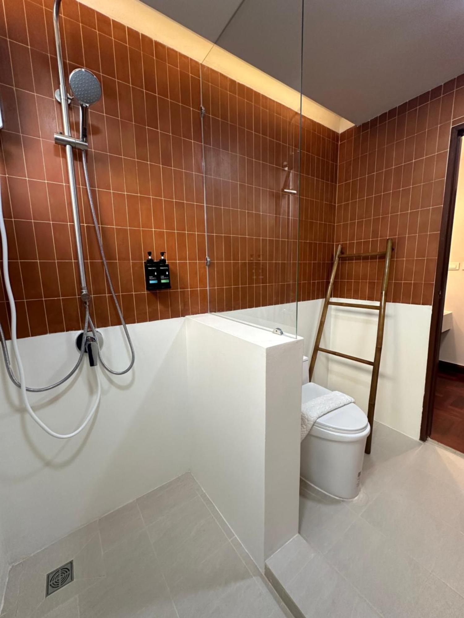 Bunya House Near Bts Asok, Terminal21 Private&cozy Holiday home Bangkok
