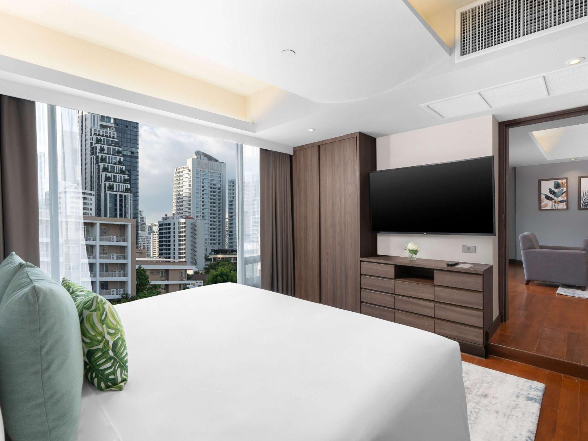 Novotel Living Sukhumvit Legacy Hotel