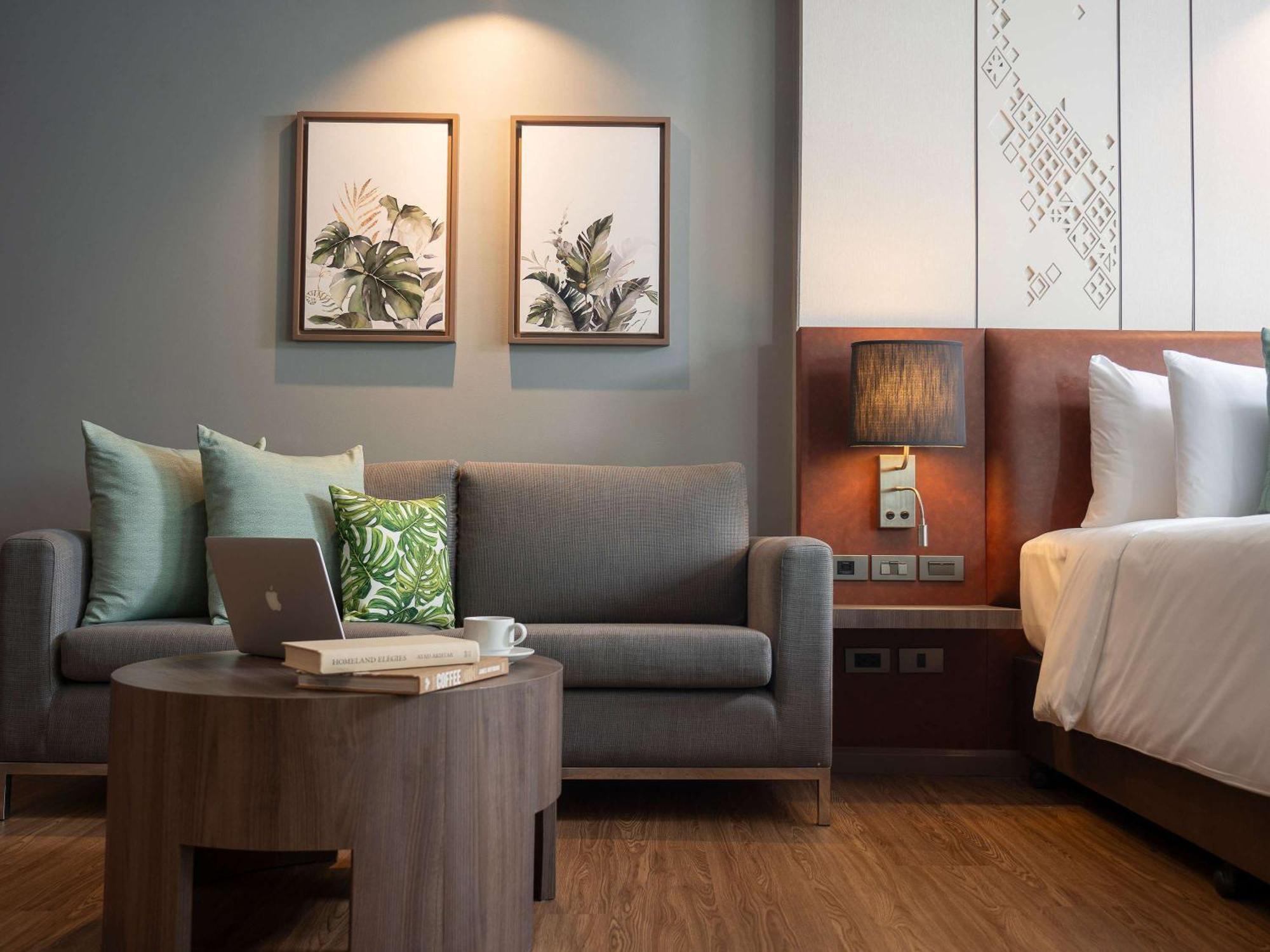 Novotel Living Sukhumvit Legacy 4*