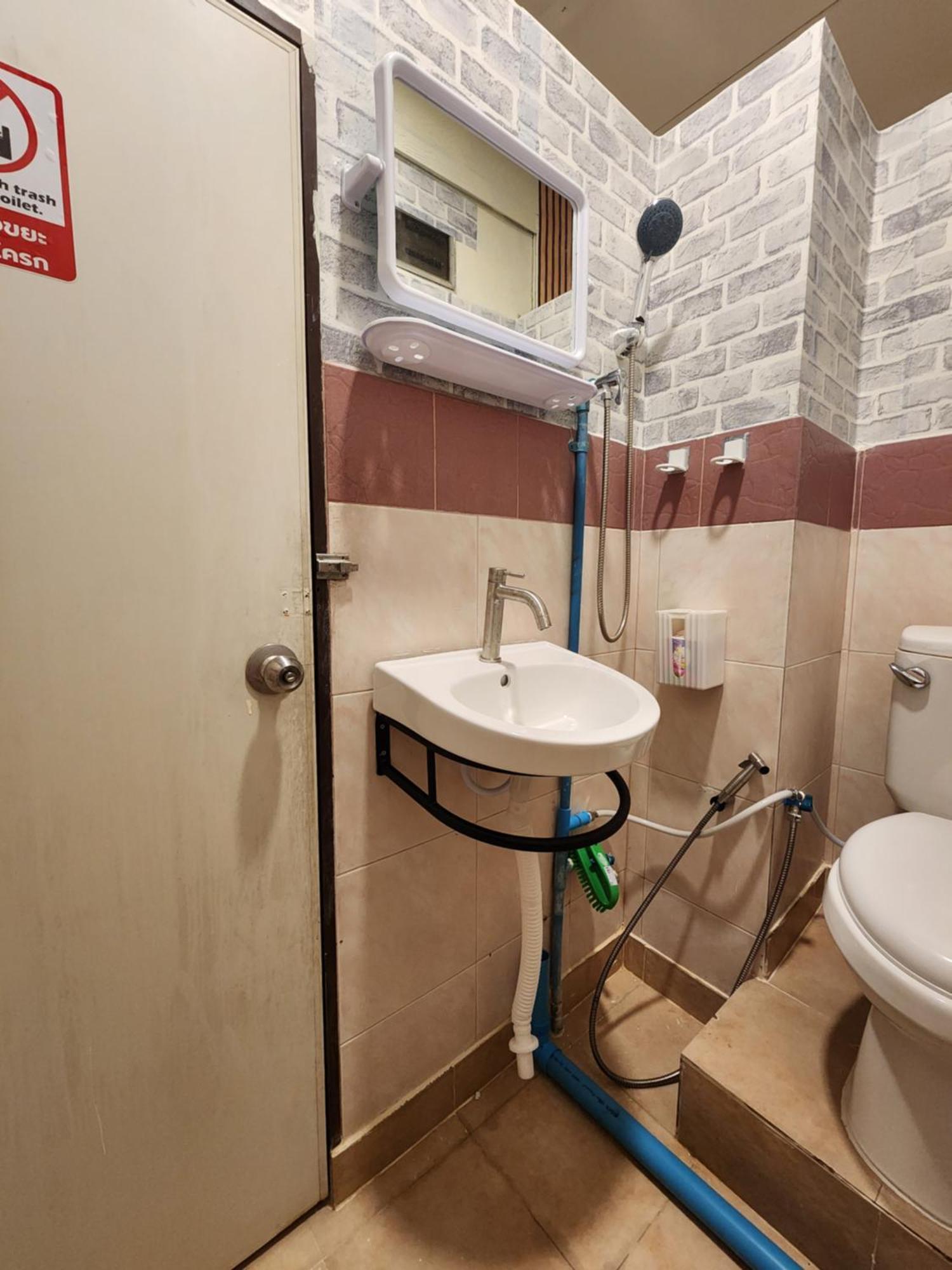 205-olan Place Homely Free Wi-fi And Near Bts Line Apartment Bangkok