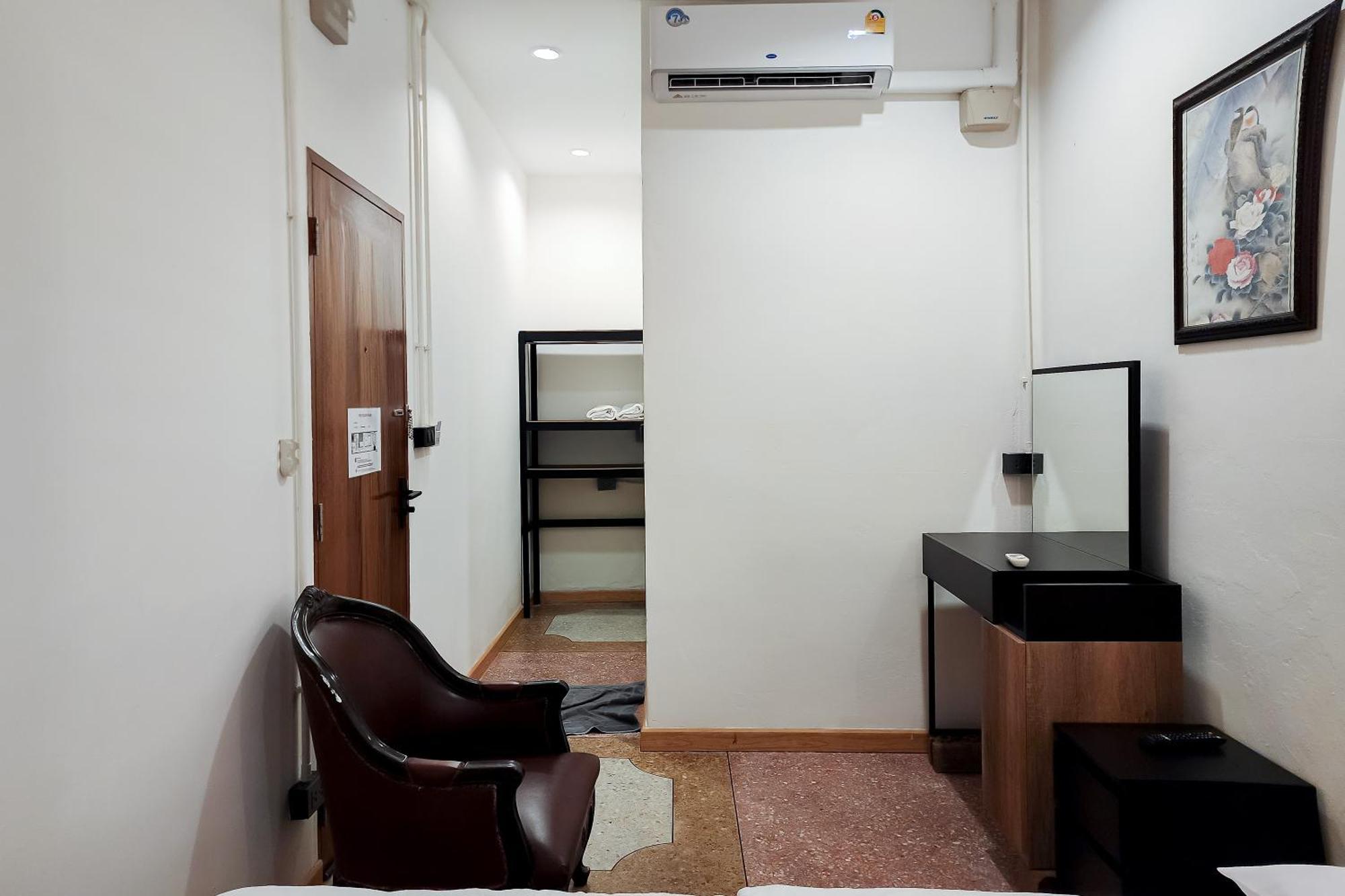 Hostel Taladnoi Paint House Bangkok