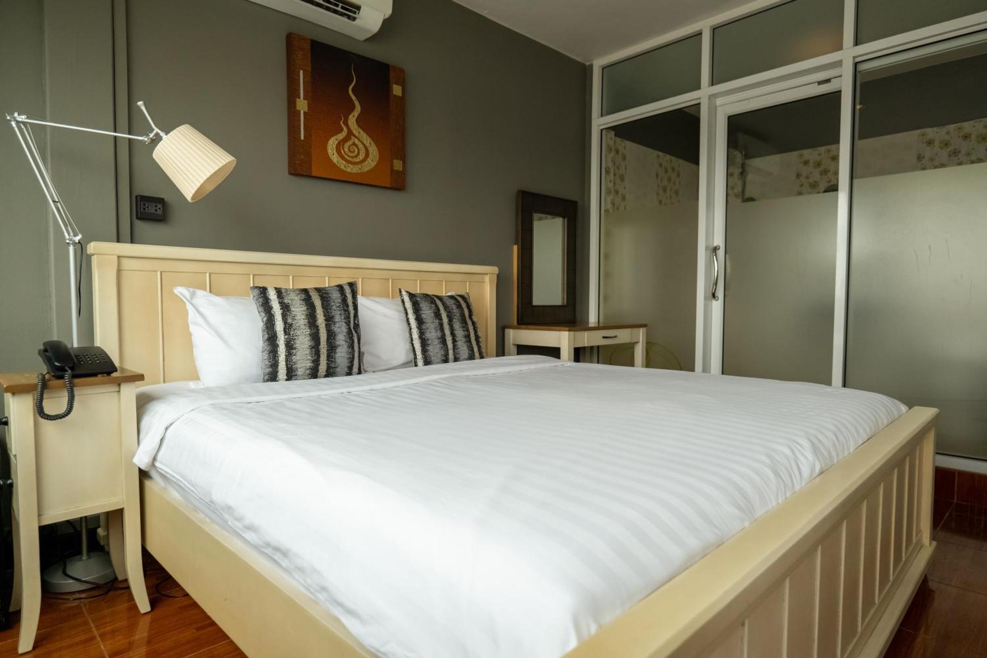 Anandpura Riverside Hotel 4*
