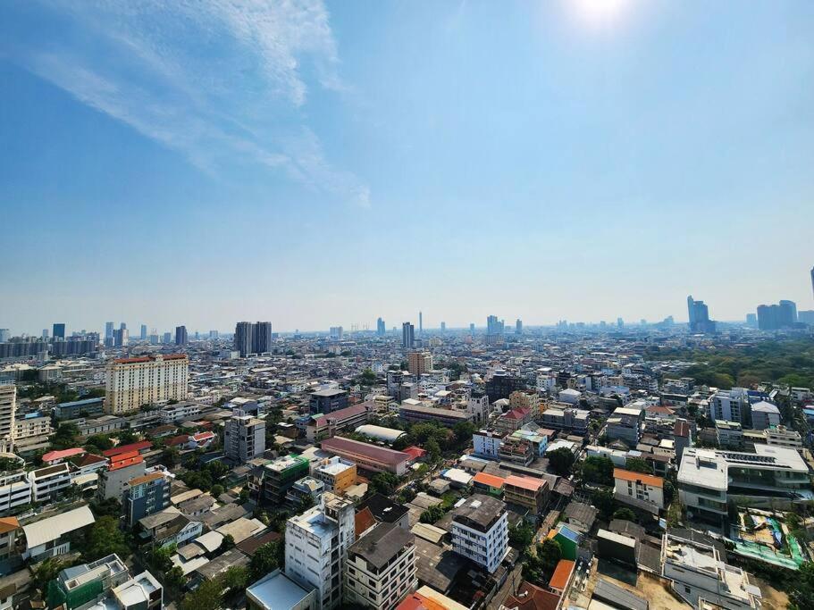 Sathorn Sky View Rooftop Bar Apartemen