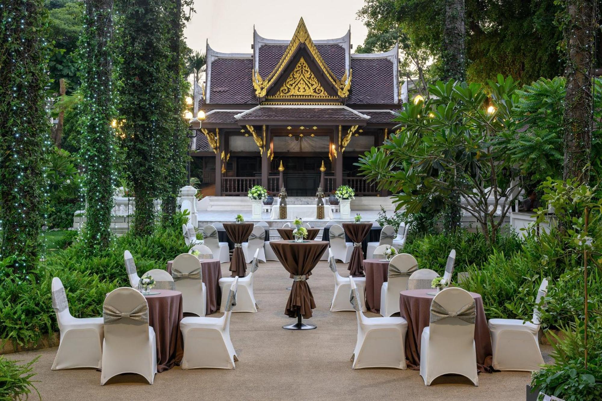 Centara Grand At Plaza Ladprao 5*