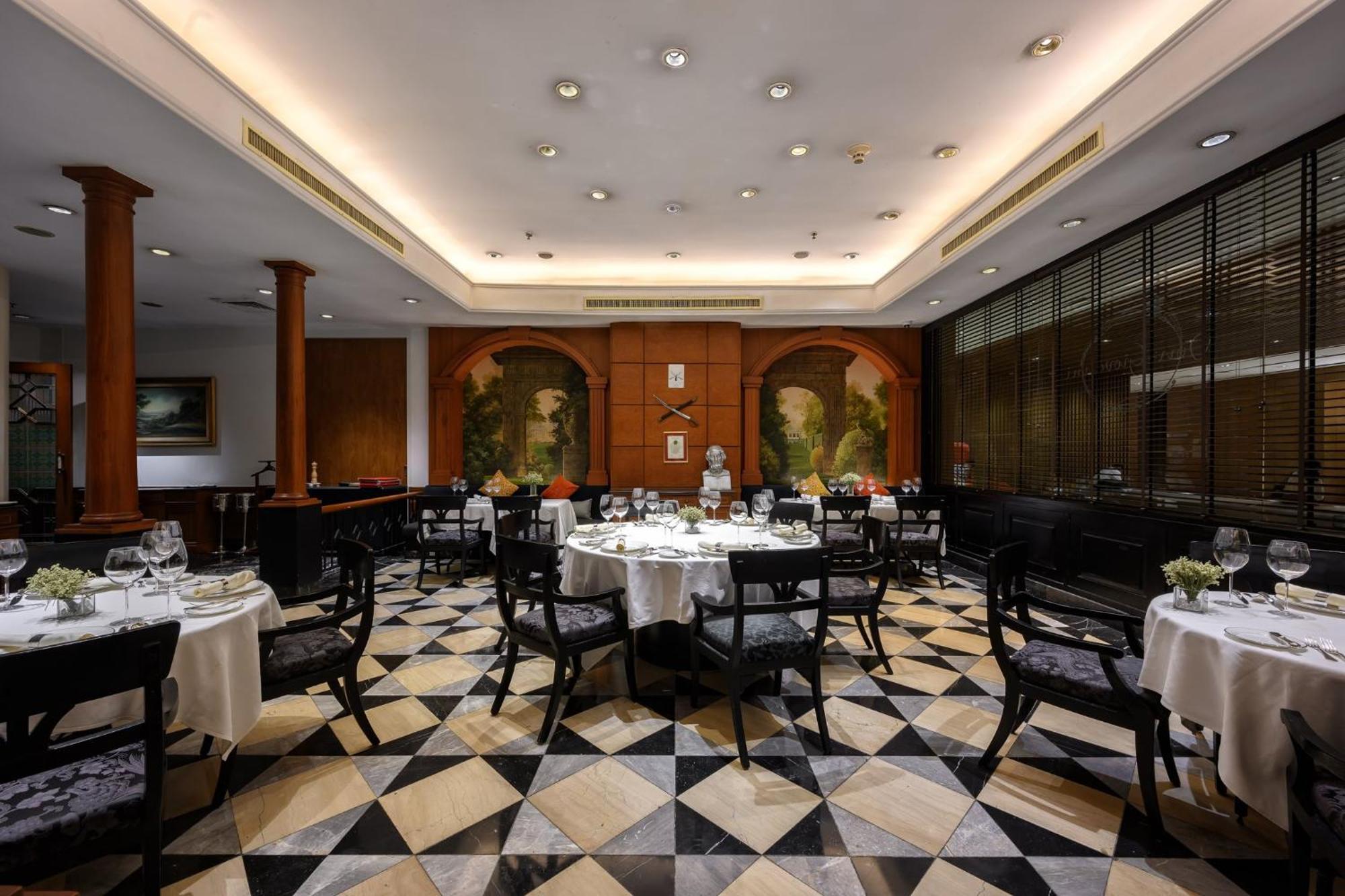 Centara Grand At Plaza Ladprao 5*