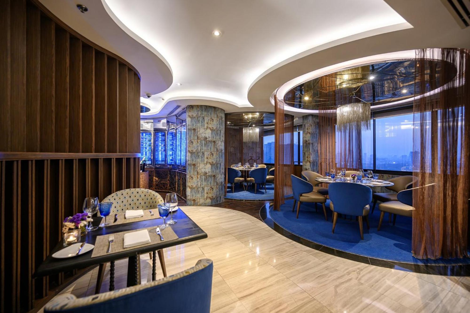 Centara Grand At Plaza Ladprao 5*