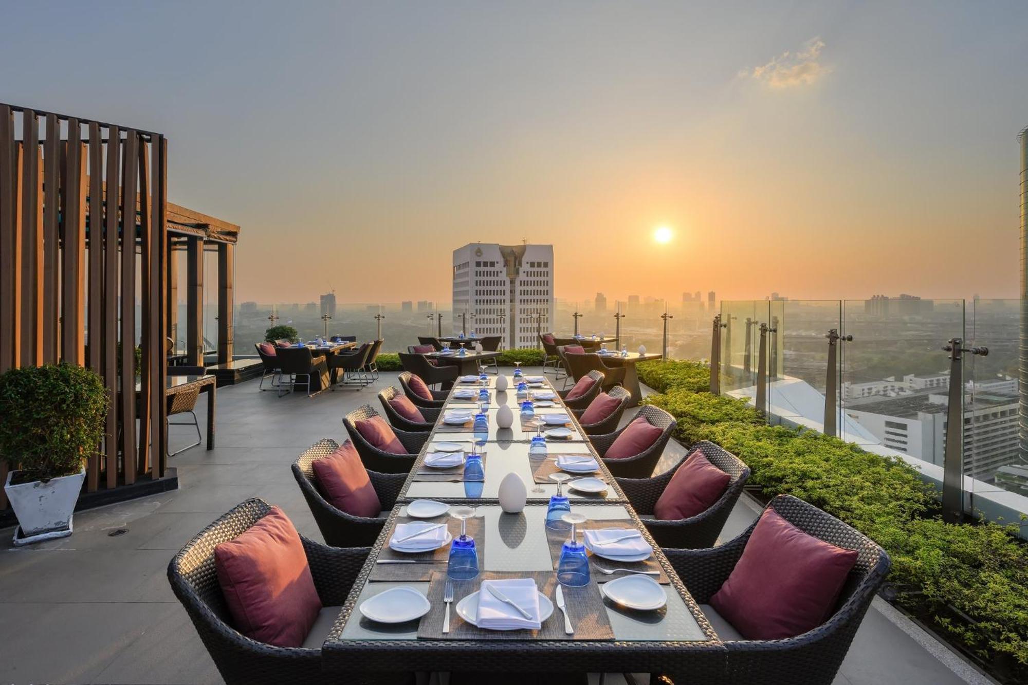 Centara Grand At Plaza Ladprao 5* Bangkok